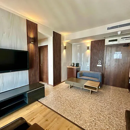 Мініготель Cozy For 5 People In Royal *
